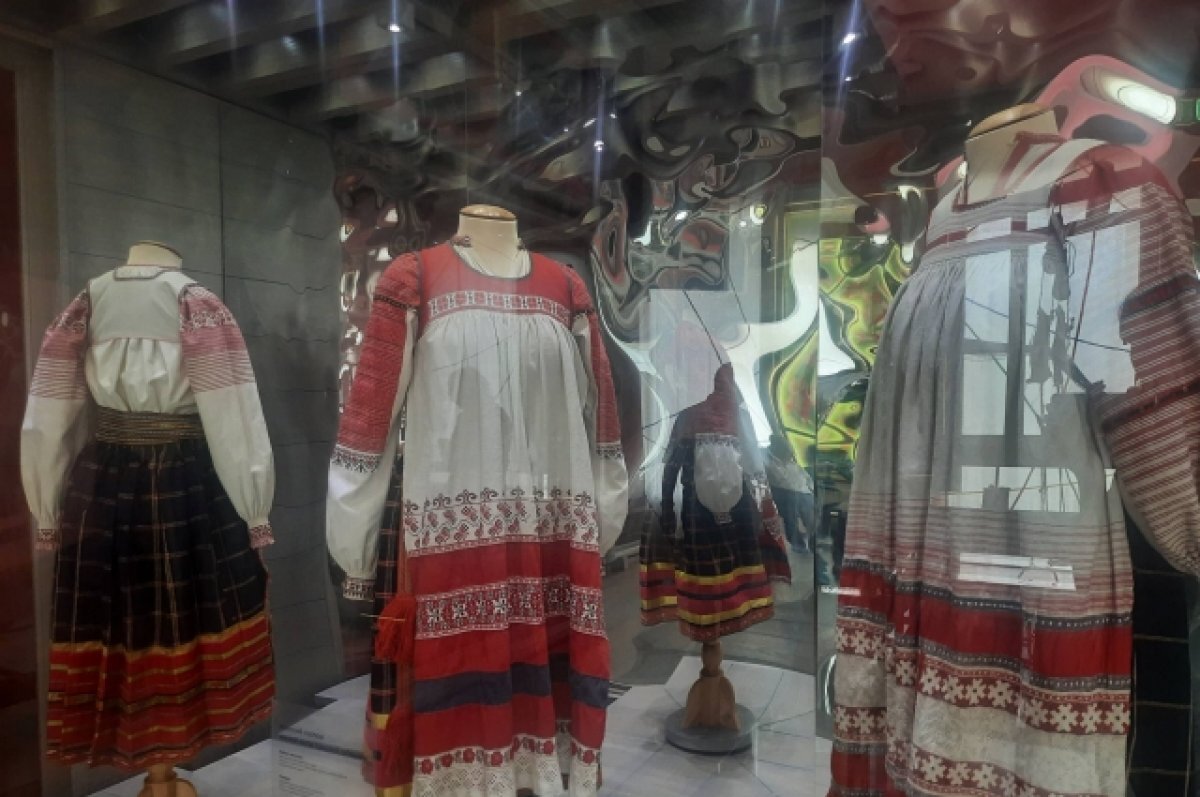    Славянские костюмы.