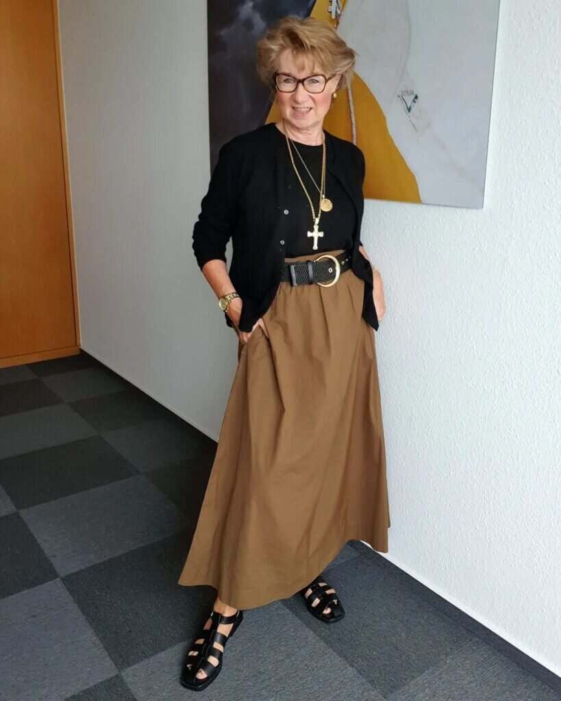 4 Tips for Older Women to Dress Up Gracefully Clothes for women over 50, Fall fa