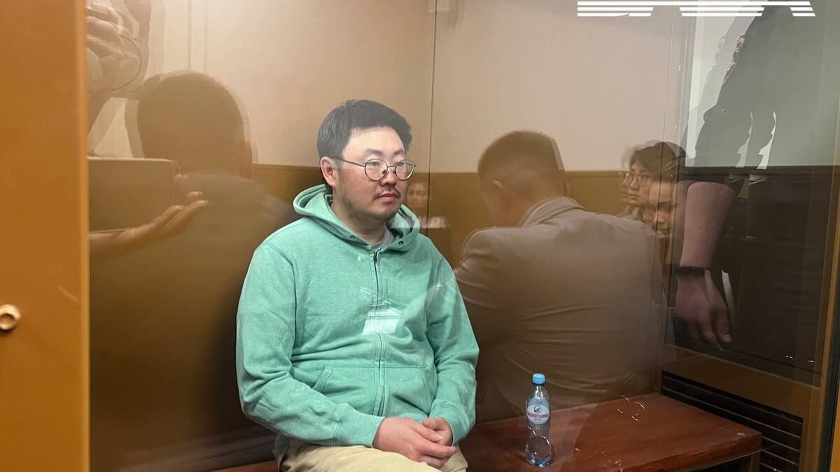     Замоскворецкий суд Москвы арестовал на два месяца главу компании «Спутник» Александра Кима и организатора экскурсий в московский подземный коллектор Никиту Дубаса.