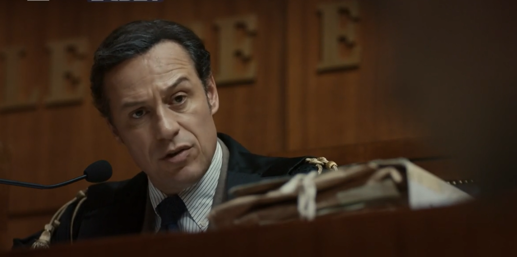 Скриншот канала EVRO SERIAL/Сериал "Ваше честь" (2022) Италия