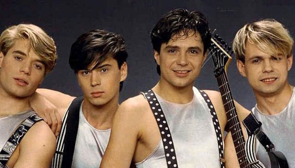 Владимир Лёвкин в составе группы «На-на» (крайний справа)