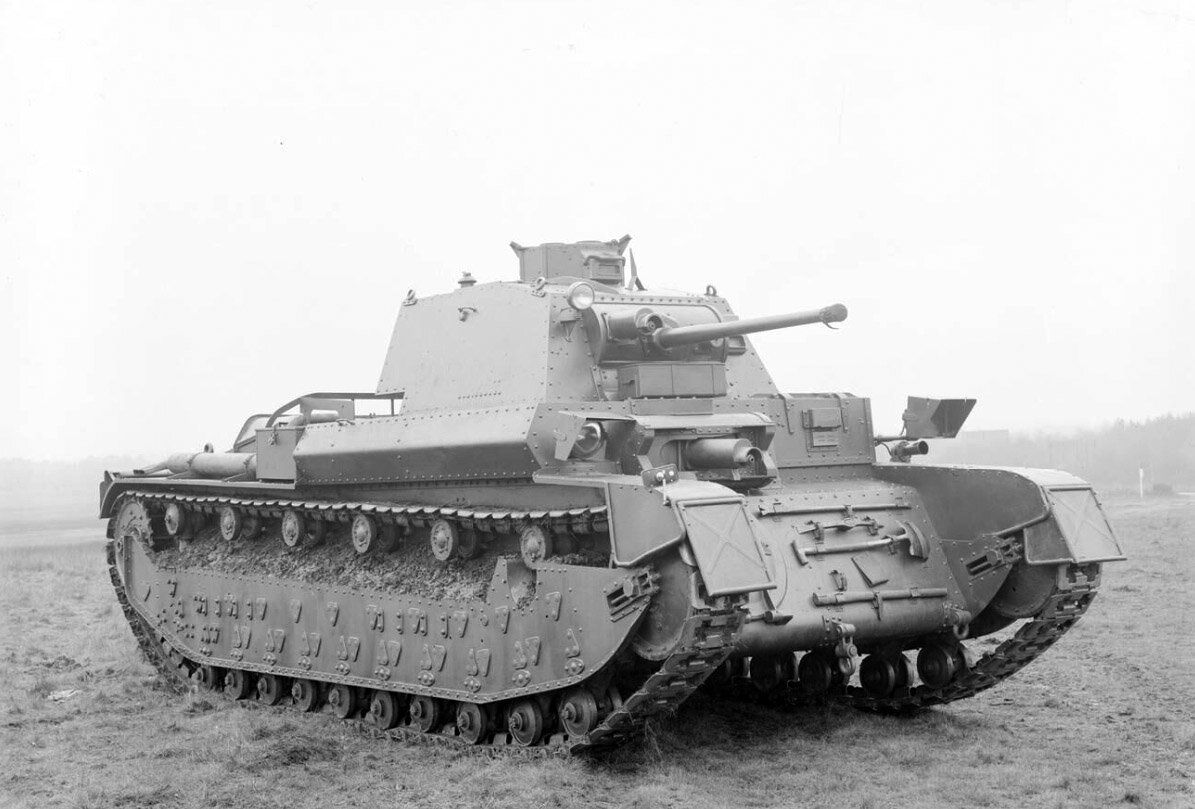Medium Tank A7E3, последний из 16-тонных средних танков. Часть технических решений для будущего A12 взяли с него.