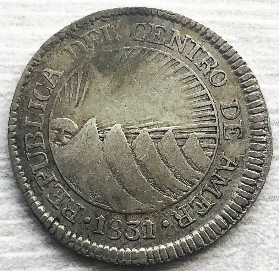 2 реала Соединенных Провинций Центральной Америки. Фото автора. 