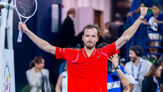    Даниил Медведев обыграл Зверева в матче четвертого круга турнира ATP в Индиан-Уэллсе Анна Белая