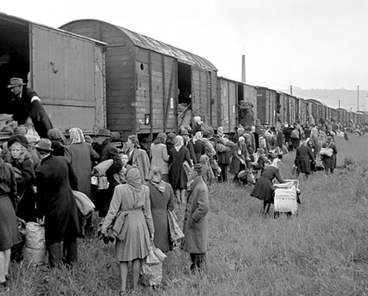 Высылка советских немцев. Архивное фото