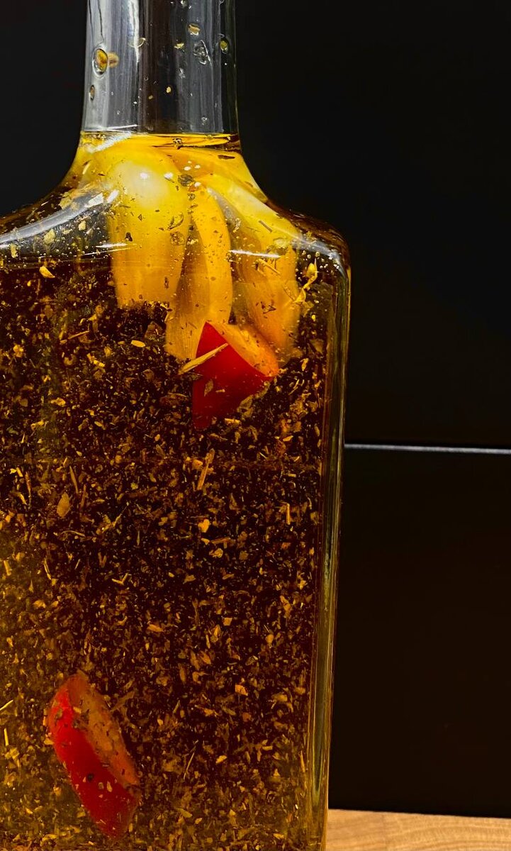 Острое оливковое масло с специями