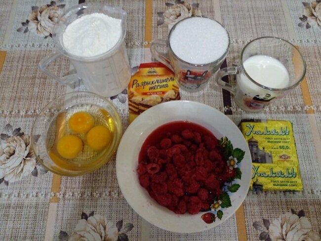 Необходимые ингредиенты для кекса.