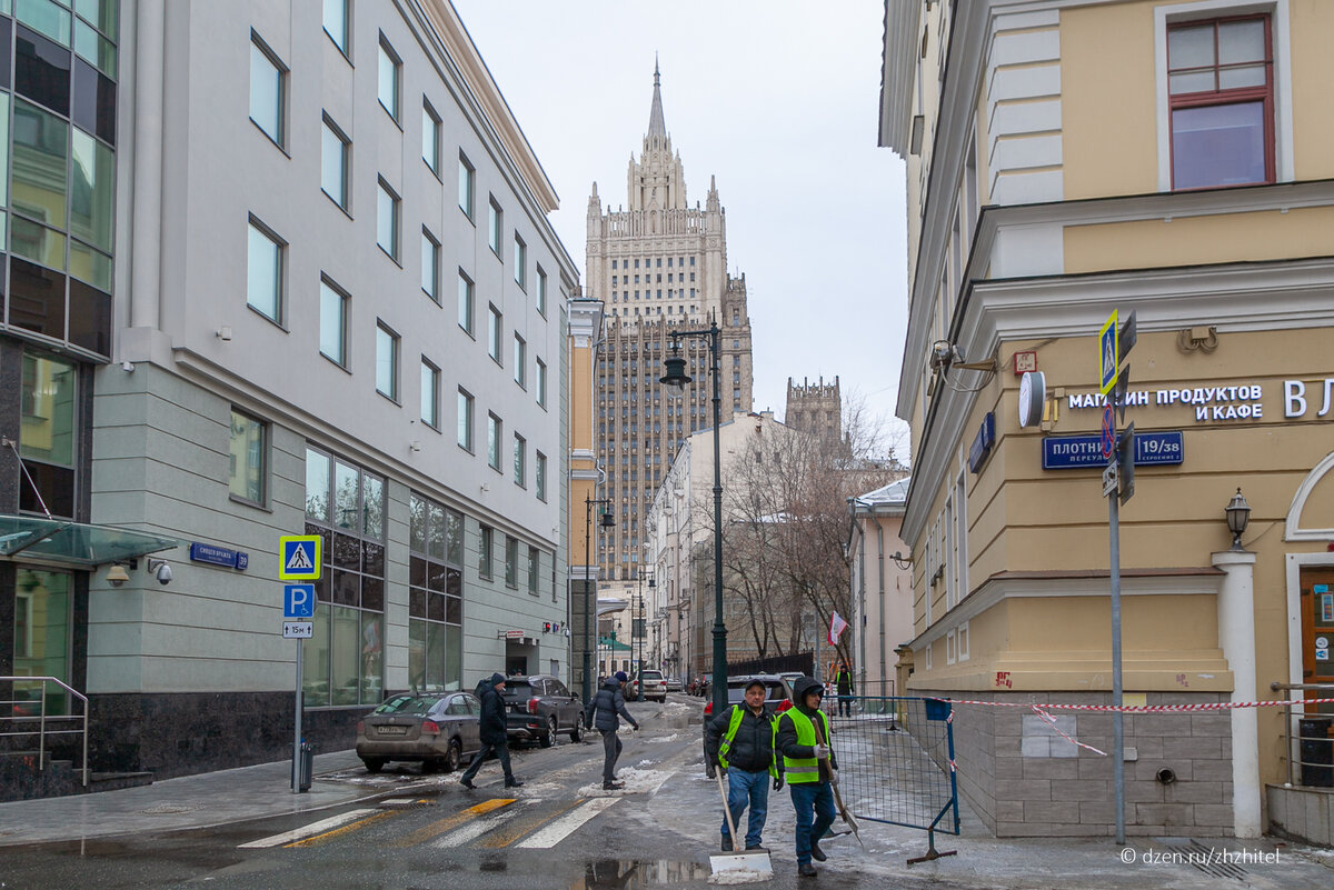 Дворники есть