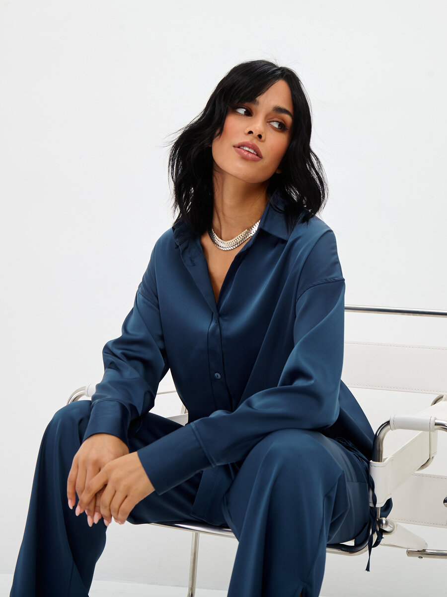 Артикул атласного шелкового костюма оверсайз в цвете Blue Perennial на Wildberries: 141219389