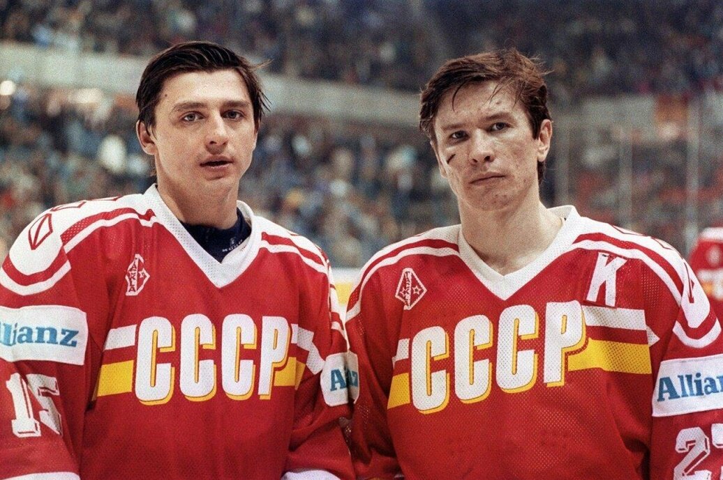 Андрей Хомутов и Вячеслав Быков – лидеры сборной СССР периода заката «Красной машины». Взято из открытого источника Яндекс.Картинки