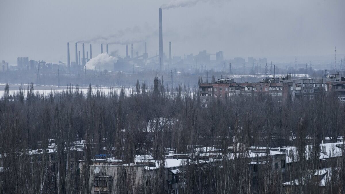    Авдеевский коксохимический завод © AP Photo / Evgeniy Maloletka