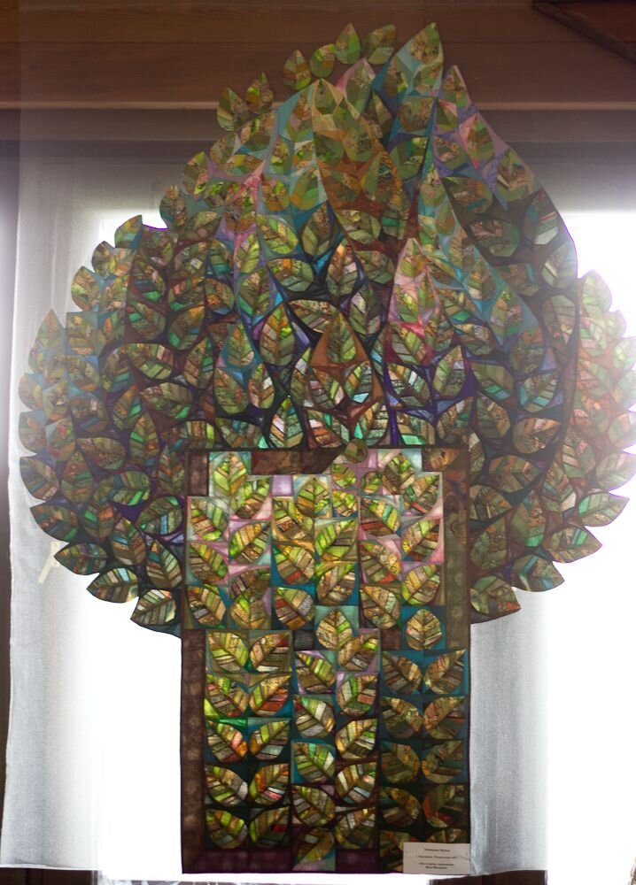 Панно «На старом пепелище. Моя Мещера», сшитое из лоскутного модуля "Листик". 