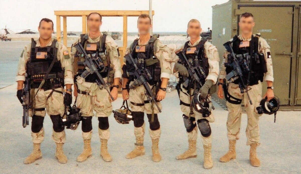А что там у американцев? А у них была Battle Dress Uniform, которая разработана специально чтоб таскать ее вместе с разгрузками