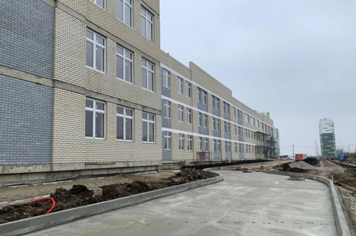    В краснодарском поселке Плодородном школа на 1550 мест готова почти на 80%