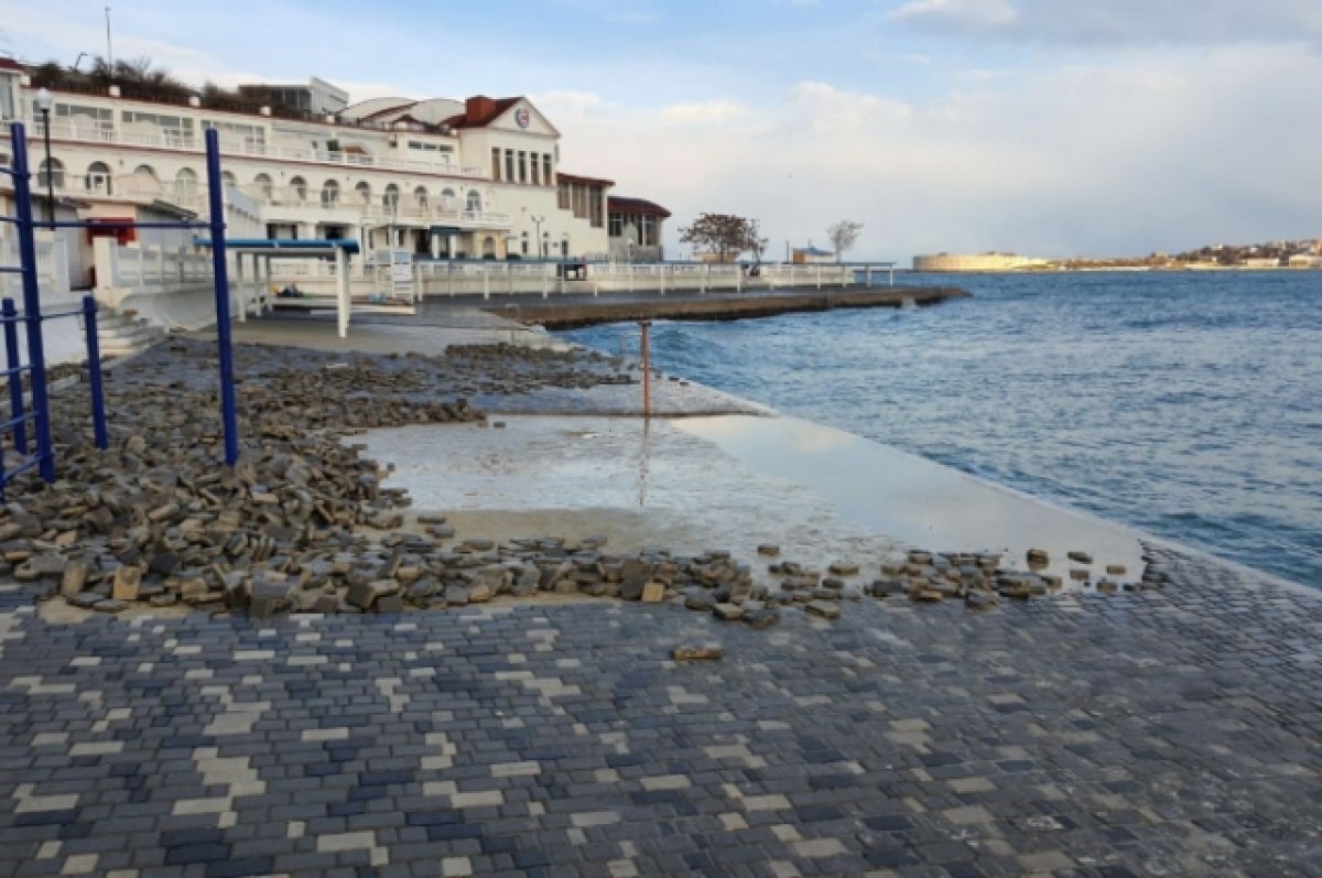   В Севастополе отразили очередную атаку беспилотников