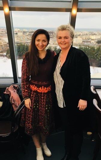 И кто мог подумать, что будут какие-то дурацкие вопросы о вязании.А они увы были.