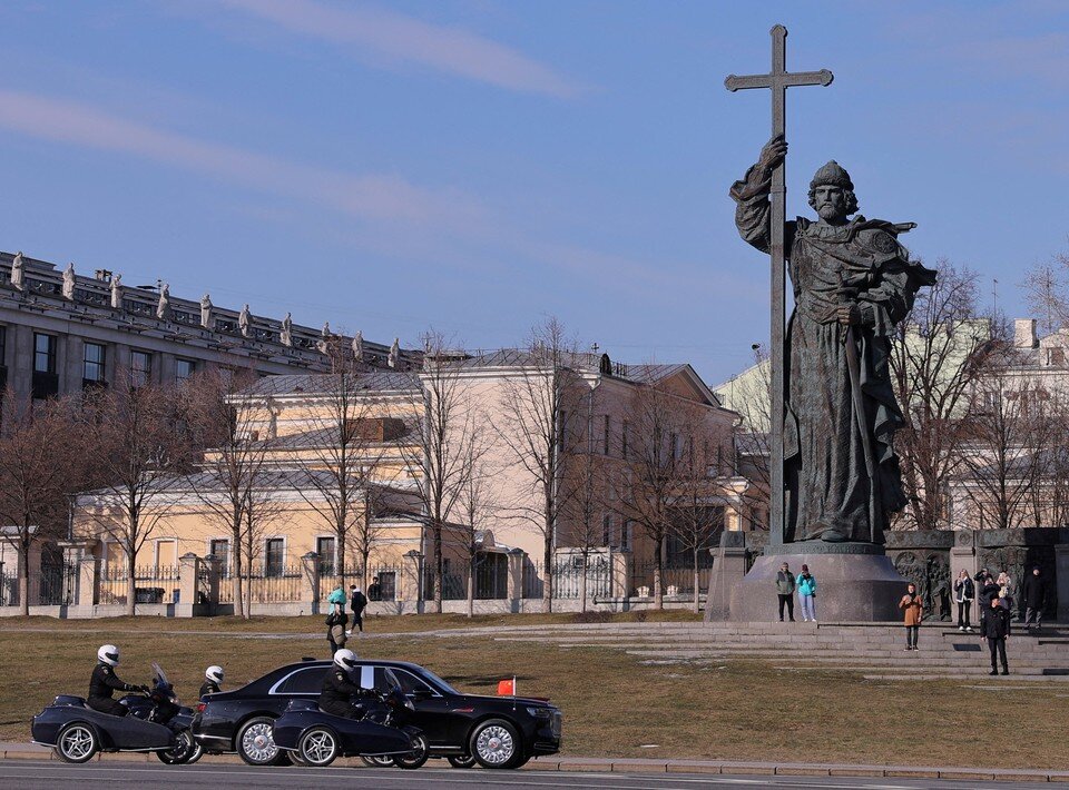 Статуи князей