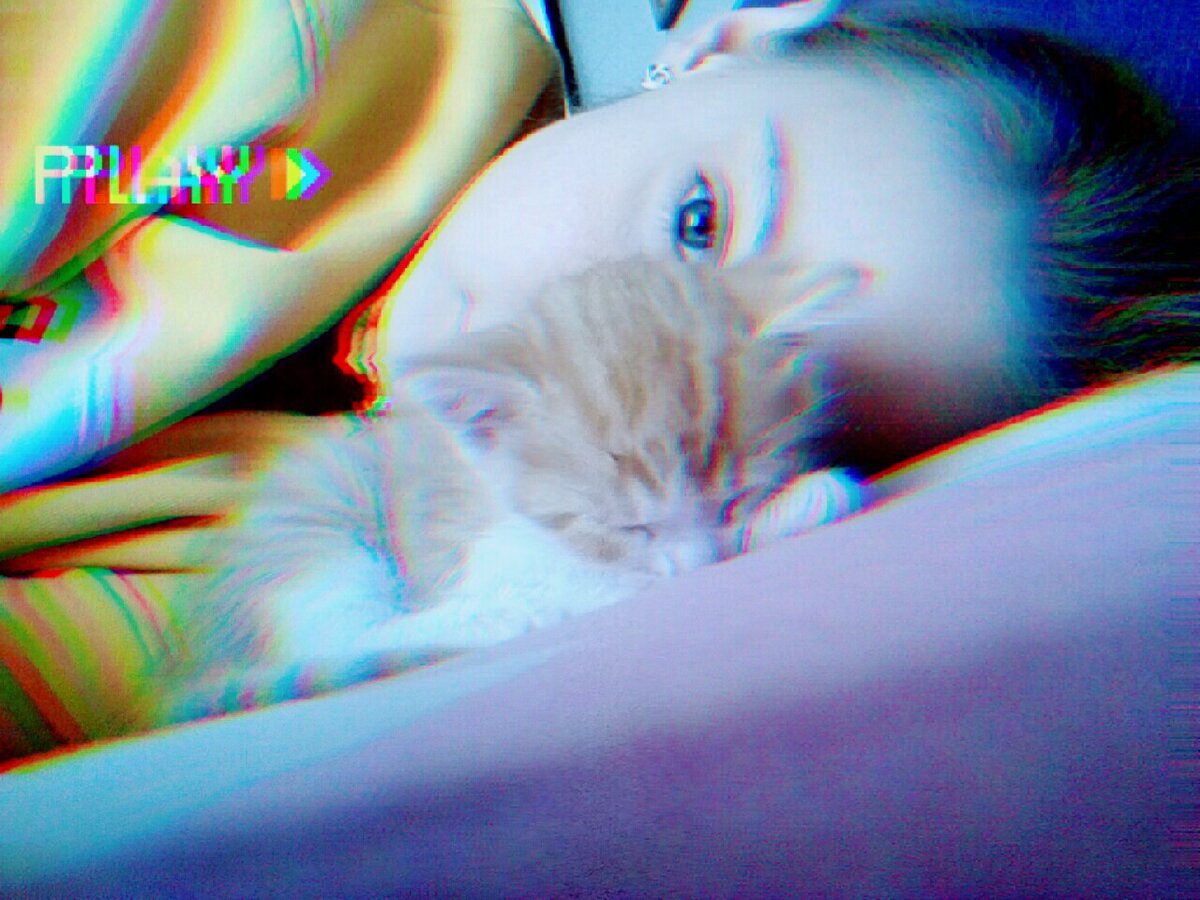 Младшая и Персик. Из семейного архива