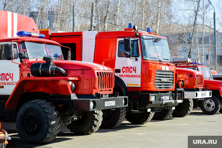    В смотре приняли участие 50 человек и более 35 единиц техники