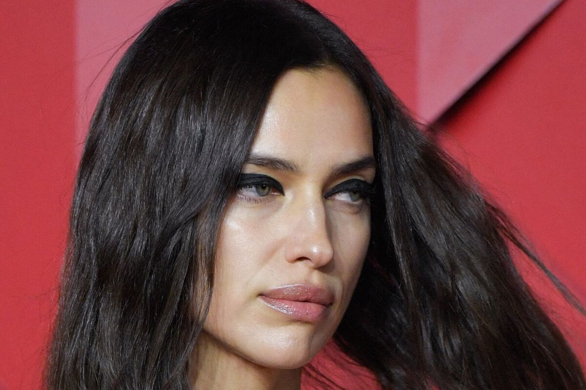     «Я совершила увлекательное путешествие»: Ирина Шейк в прозрачном платье снялась в Мексике