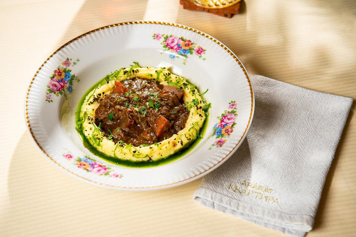    Гуляш «по рецепту бабушки Шушан»пресс-служба