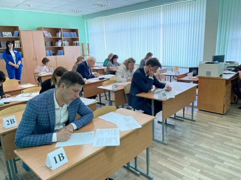    В Оренбурге родители школьников написали ЕГЭ по русскому языку Кристина Просвиркина