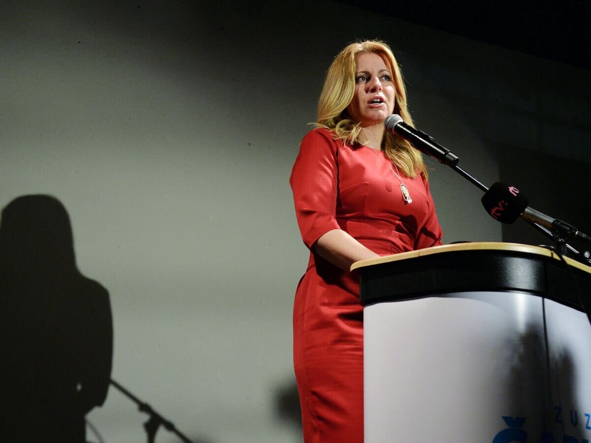    Кандидат в президенты Зузана Чапутова в предвыборном штабе во время подсчета голосов на выборах президента Словакии. 16 марта 2019© РИА Новости / Алексей Витвицкий