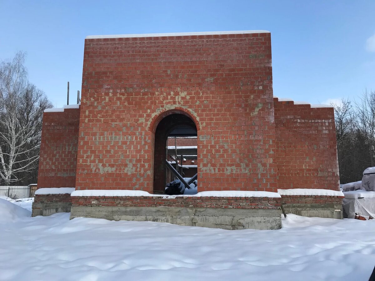 Строящийся храм свв. Петра и Павла