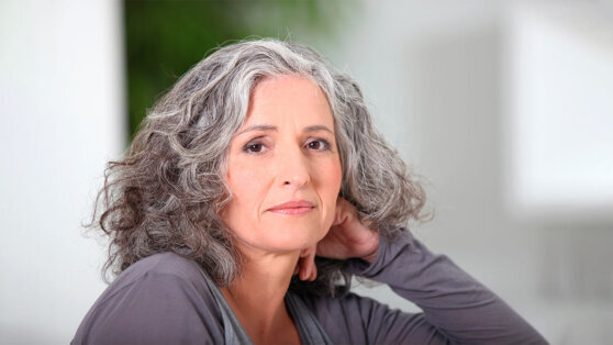    Скроют второй подбородок, щеки и провисание кожи: удачные стрижки для женщин в возрасте Ирина Петрова