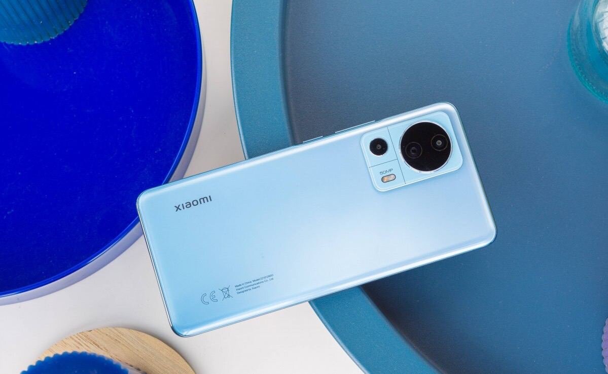    У Xiaomi 13 Lite менее звёздное аппаратное обеспечение по сравнению с другими смартфонами 13-й линейки, но он и более доступный. Фото: gsmarena.com