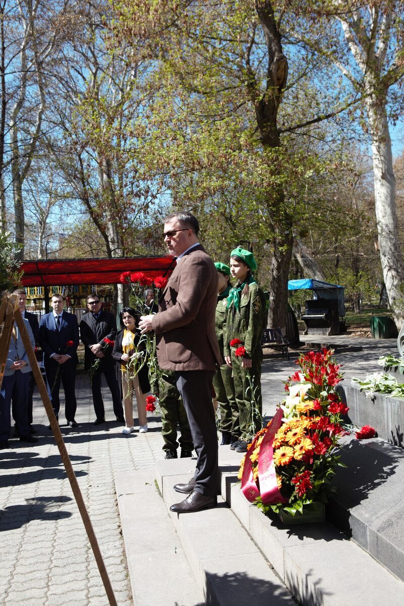 В Ереване отметили 110-летие легендарного летчика, уроженца города Шуши, дважды Героя Советского Союза Нельсона Степаняна. Фоторепортаж