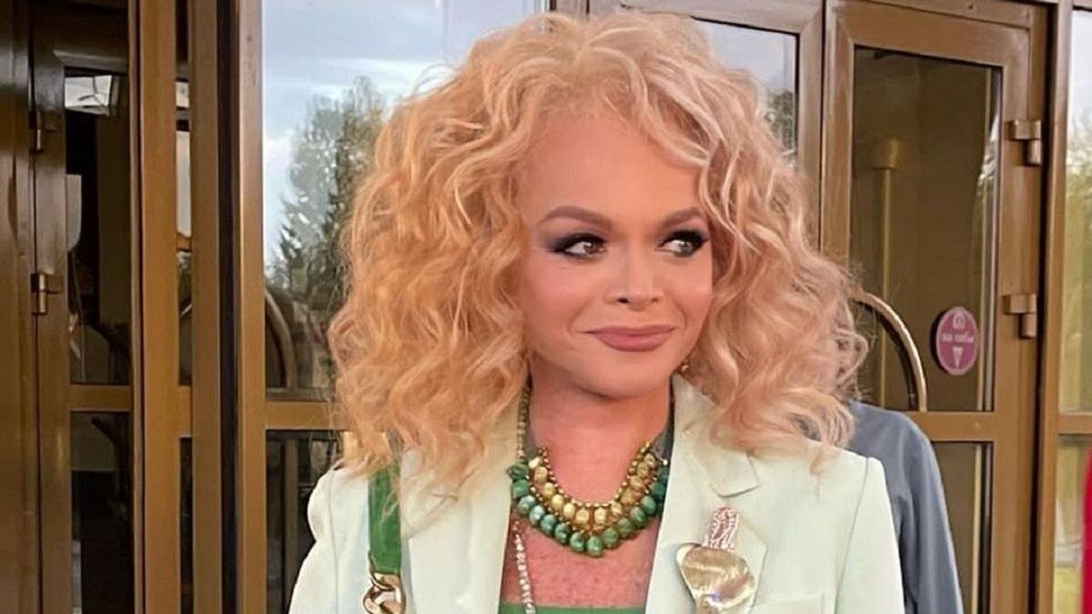    Лариса Долина:instagram.com/larisa.dolina.official