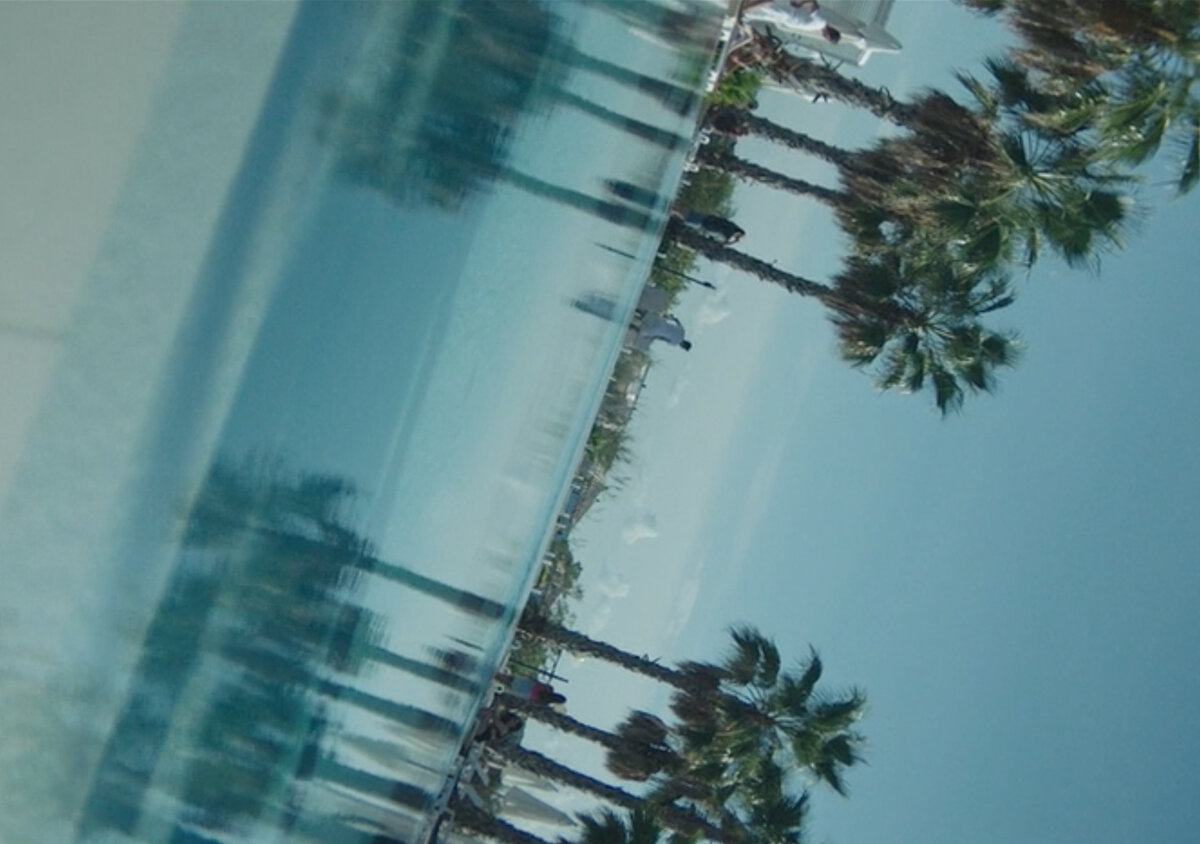 а вот,  собственно, и бассейн