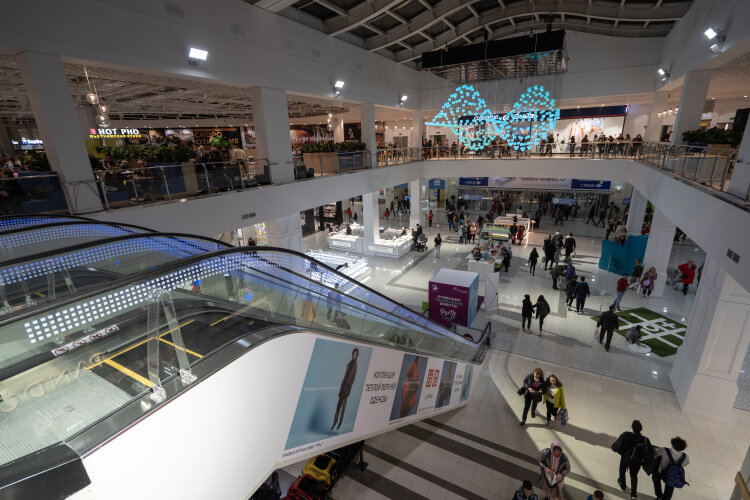  Один из собеседников «Коммерсанта» допускает, что сделка будет безденежной. Объекты просто передадут под управление новой компании до тех пор, пока не стабилизируется геополитическая ситуация, считает он Фото: «БИЗНЕС Online»