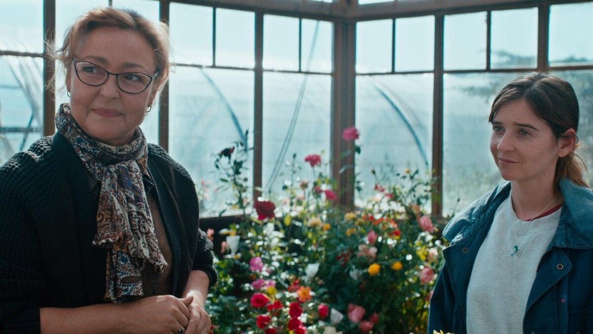 «Роскошный цветок» (2020). Катрин Фро и Мари Петьё. Кадр из фильма