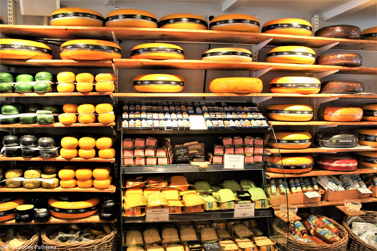 Амстердам. В одном из сырных магазинов