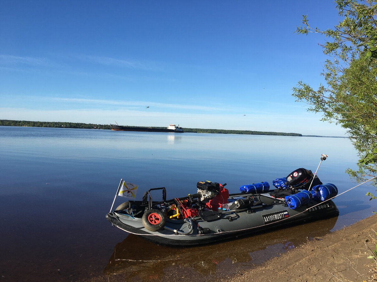 Лодка Дас Бот в полной эпикеровке, Волга