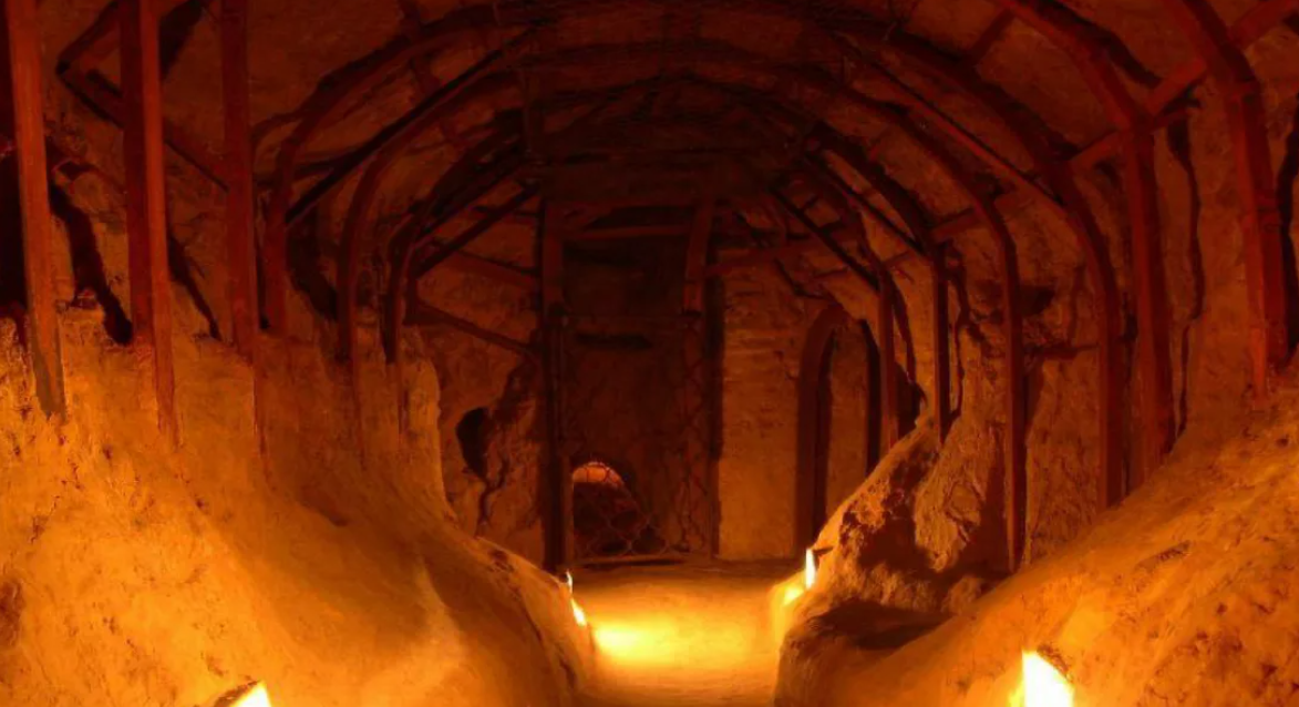 киев пещеры киево печерской лавры. лавра печерские пещеры. ближние пещеры киево-печерской лавры. киево-печерский монастырь пещеры. ближние пещеры киево-печерской лавры.