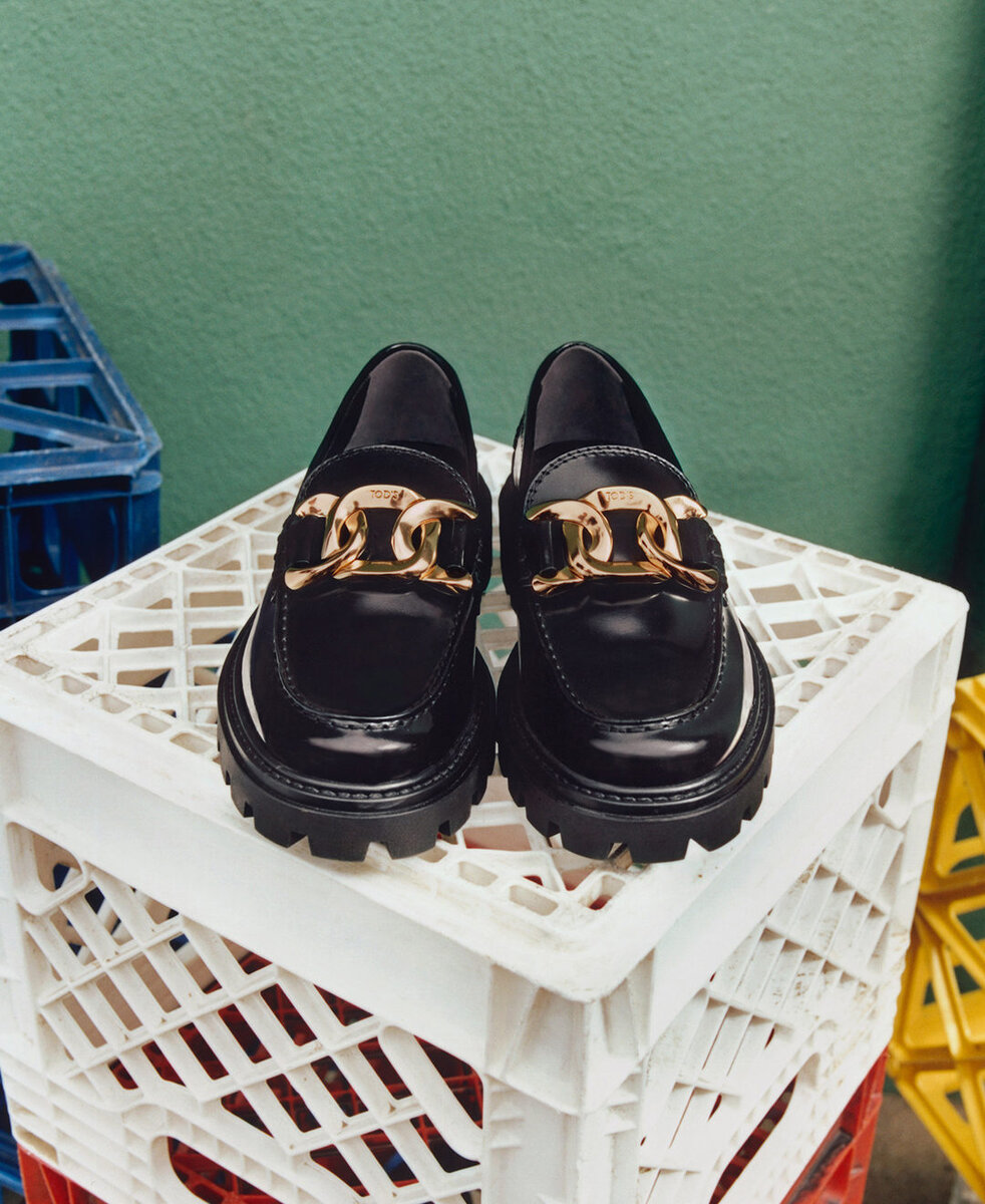    Выбирая лоферы на ребристой подошве, лучше обращать внимание на лаконичные решенияnetaporter