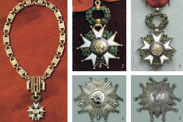 Все степени ордена Почетного легиона. Фото в свободном доступе. 