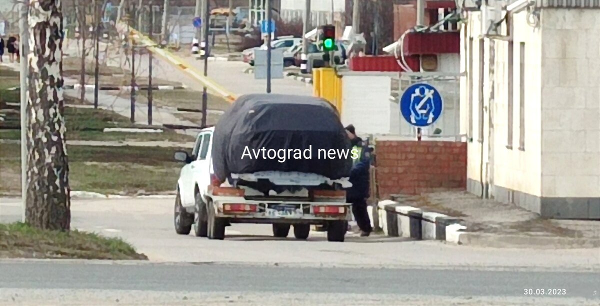 На прицепе скрыта от любопытных глаз – Lada Granta 2024 в кузове универсал  📷
