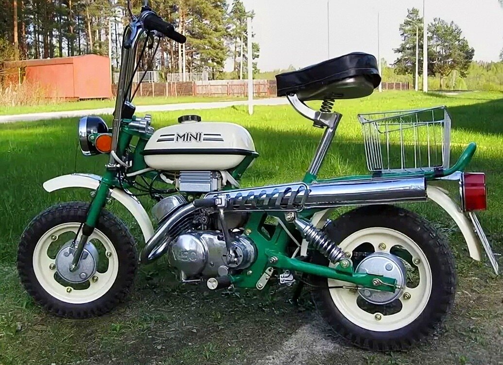 Fotoristicniy Moped