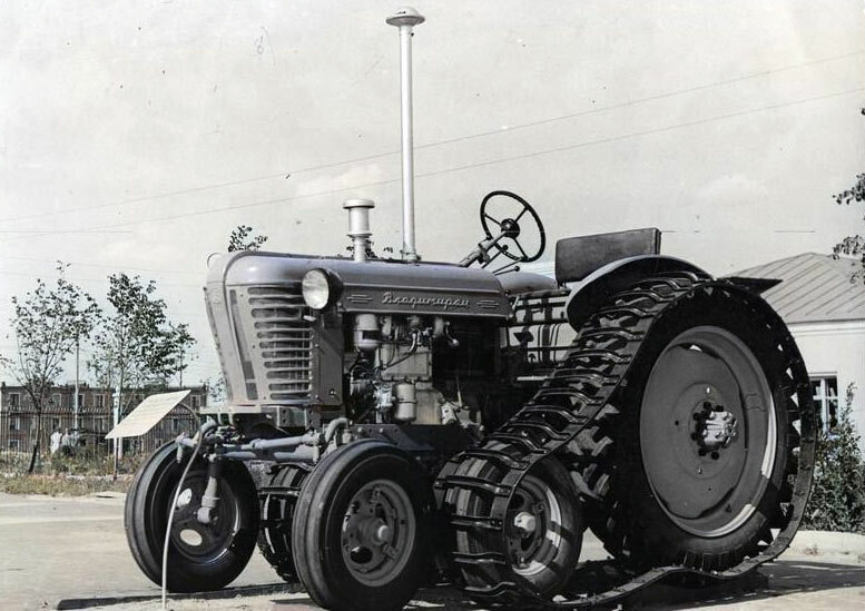 Т-28 трактор на гусеницах