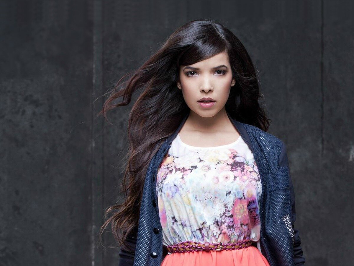 How old is indila