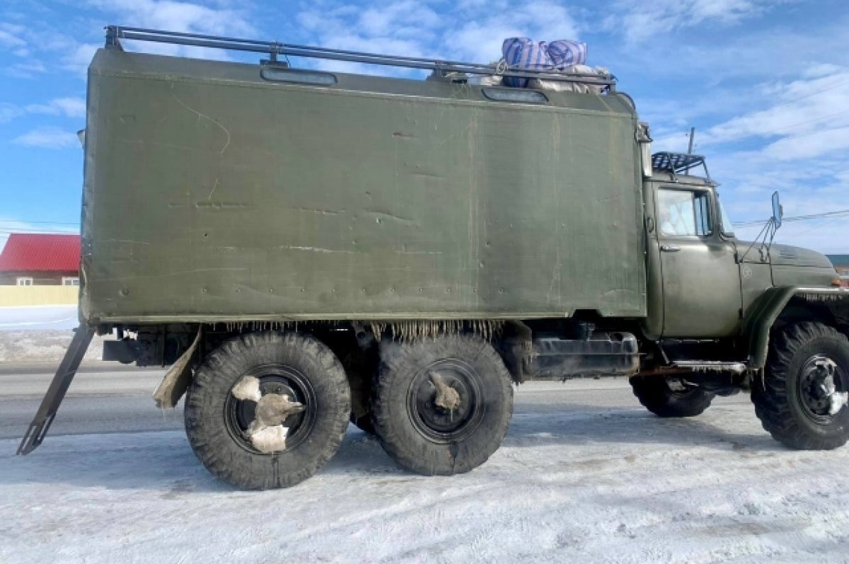    В Якутии завели дело против «таксиста», который возил детей в грузовике