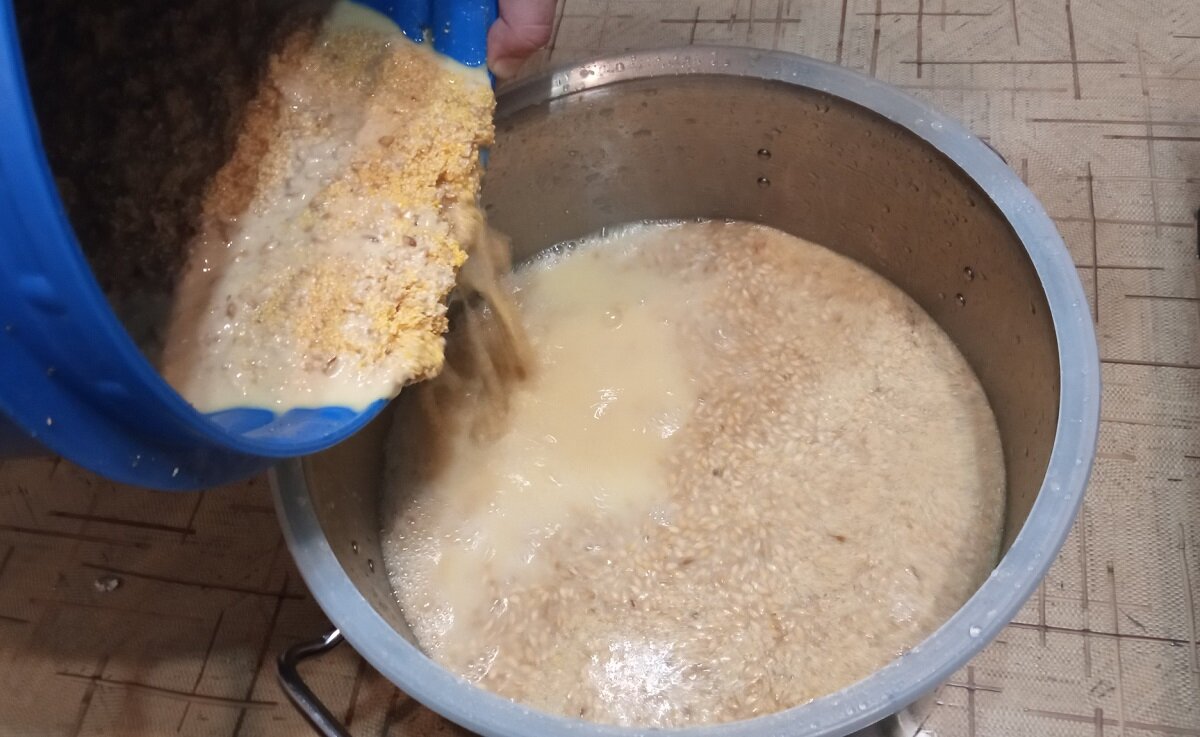 Как перегнать густую брагу. Схема перегонки зерновой браги по габриэлю. Перегон браги с фальшдном. Перегон зерновых. Метод габриэля в дистилляции.