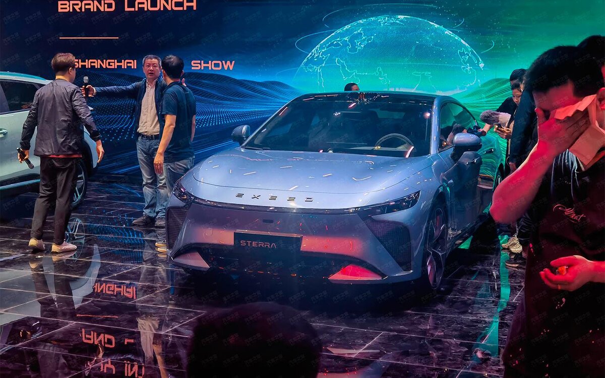 Электрический Exeed Sterra ES может скоро появиться и на российском рынке! Компания Exeed удивила нас на Шанхайском автосалоне, представив свой первый седан собственной разработки.