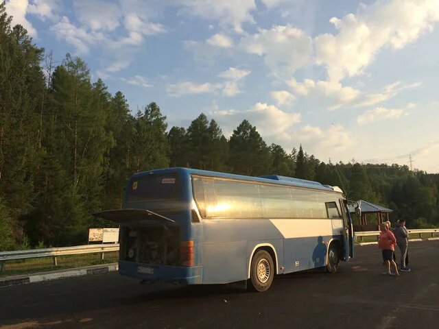 На пути к "золотым" горам. Где-то впереди меня ждёт сплошная неизвестность. А пока - красота и умиротворяющие пейзажи. Фото из личного архива автора (С)