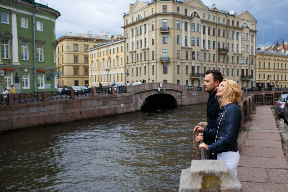 Влюбленные в Санкт Петербурге