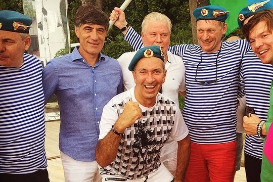 С чего вообще началась "военная" эпопея семейства Песковых